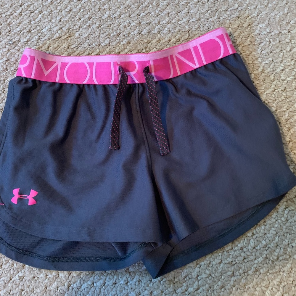 Under Armour Youth Medium Shorts